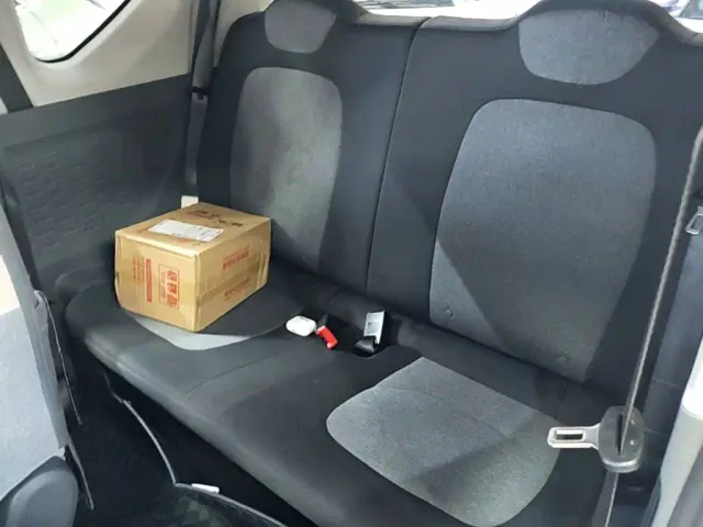 Wuling Hongguang Mini EV — Фото автомобиля 16