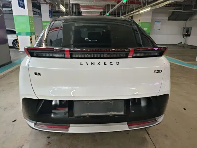 Lynk & Co Z20 — Фото автомобиля 18