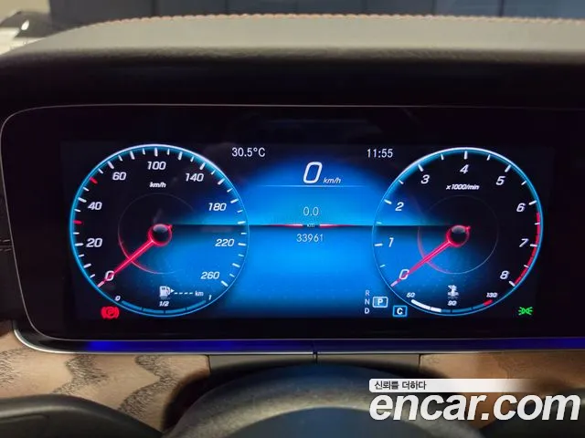 Mercedes-Benz E-Class — Фото автомобиля 8
