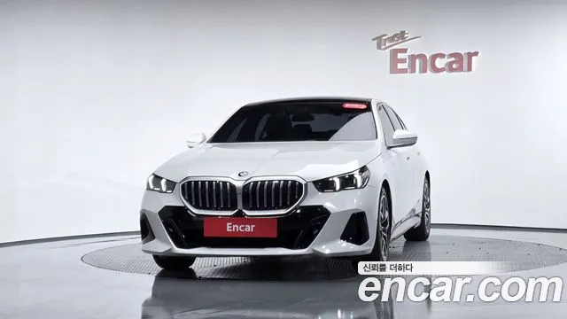 BMW 5-Series — Фото автомобиля 3