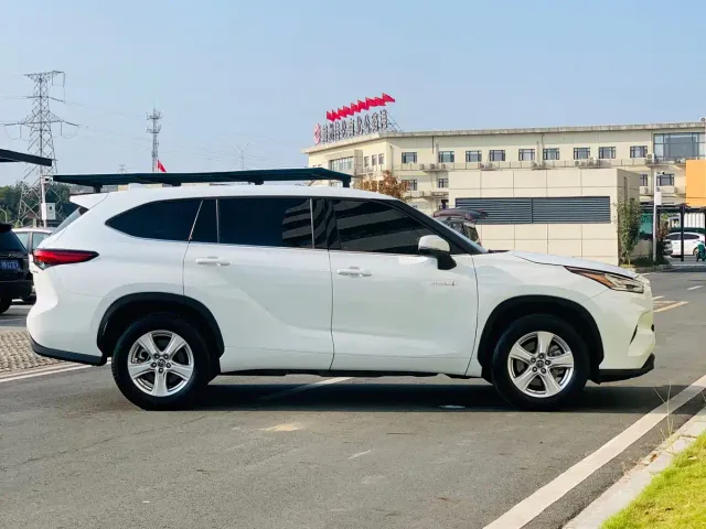 Toyota Highlander — Фото автомобиля 5