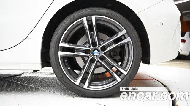 BMW 1 Series F40 — Фото автомобиля 5