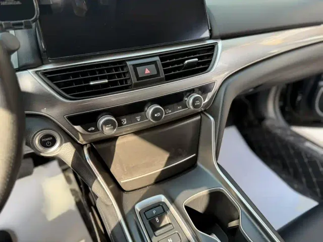 Honda Accord — Фото автомобиля 12