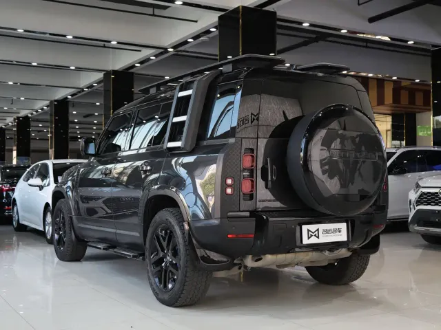 Land Rover Defender — Фото автомобиля 22