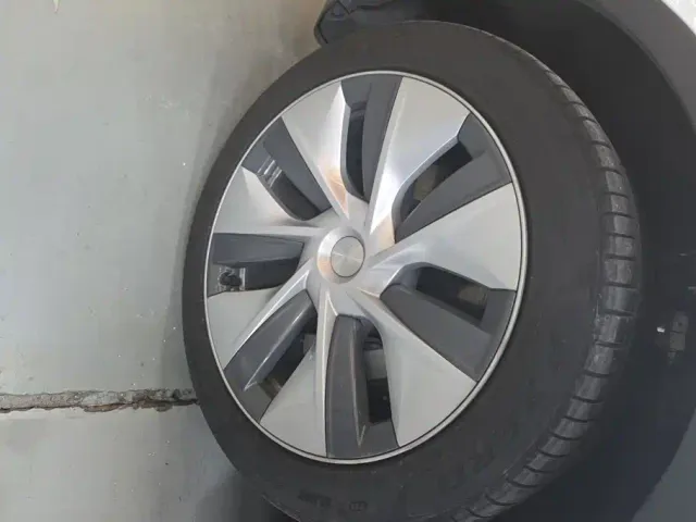 Tesla Model Y — Фото автомобиля 6