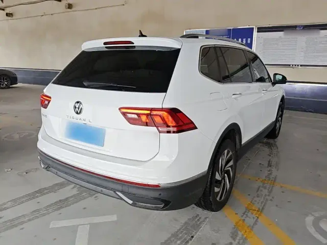 Volkswagen Tiguan L — Фото автомобиля 6