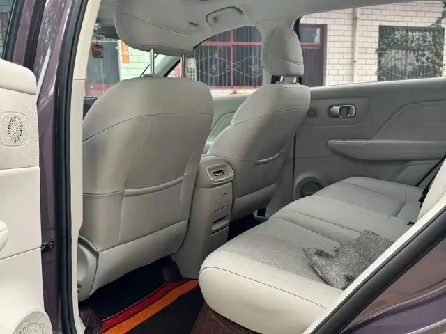 Leapmotor B10 — Фото автомобиля 6