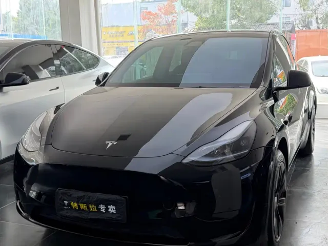 Фотография автомобиля — Tesla Model Y