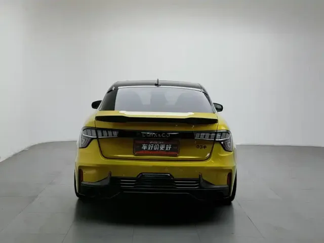Lynk & Co 03 — Фото автомобиля 4