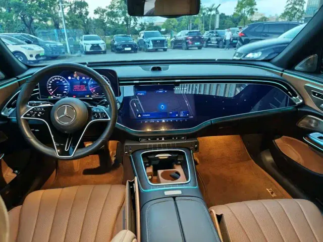 Mercedes-Benz E-Class — Фото автомобиля 8