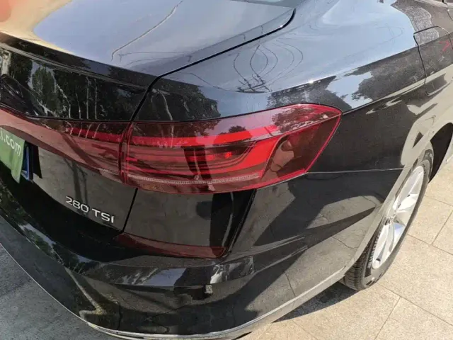 Volkswagen Passat — Фото автомобиля 7
