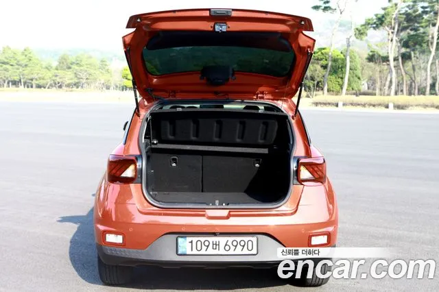 Hyundai Venue — Фото автомобиля 5