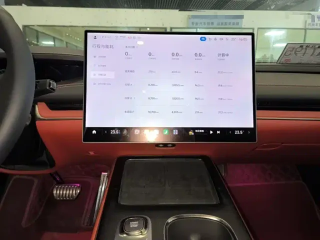 Xiaomi SU7 — Фото автомобиля 12
