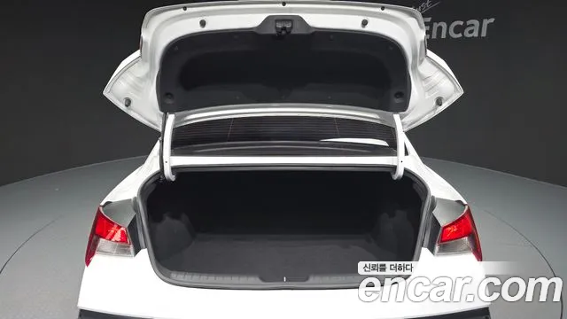 Hyundai Avante CN7 — Фото автомобиля 26