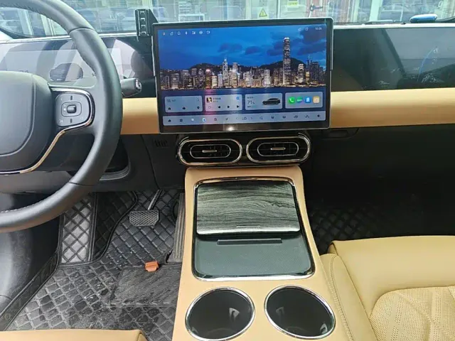 Leapmotor C11 — Фото автомобиля 12