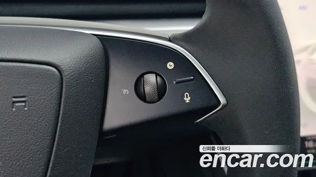 Tesla Model Y — Фото автомобиля 13