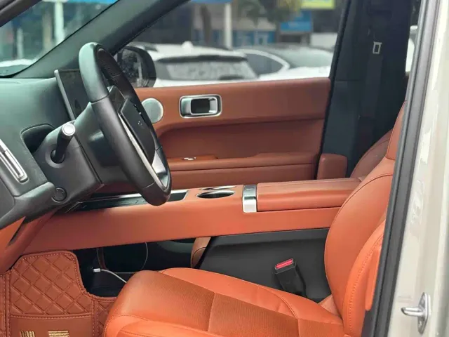 Li Auto L6 — Фото автомобиля 7