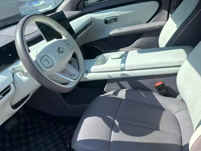 Changan Qiyuan A06 — Фото автомобиля 8
