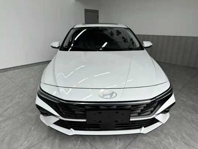 Hyundai Elantra — Фото автомобиля 2