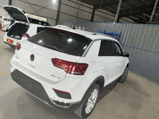 Volkswagen T-Roc — Фото автомобиля 9