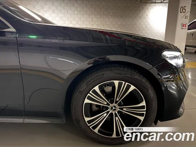 Mercedes-Benz E-Class — Фото автомобиля 6