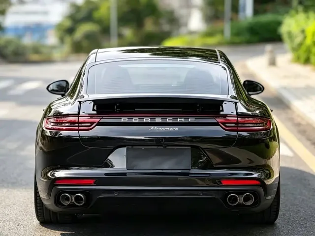 Porsche Panamera — Фото автомобиля 6