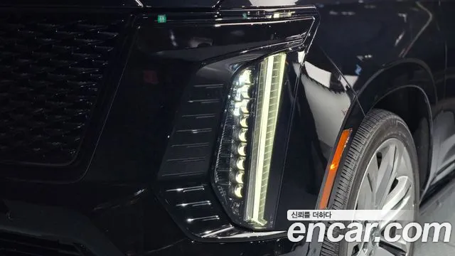 Cadillac Escalade 5th Gen — Фото автомобиля 10