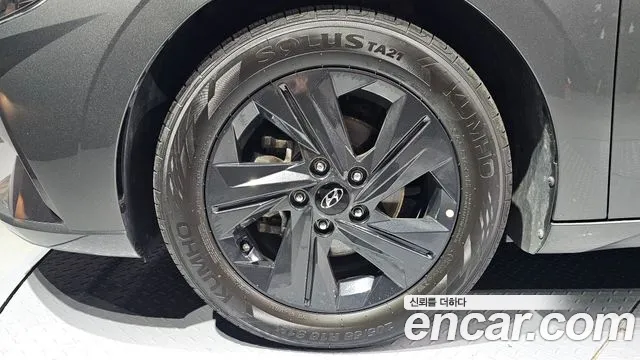 Hyundai AVANTE Avante (CN7) — Фото автомобиля 5