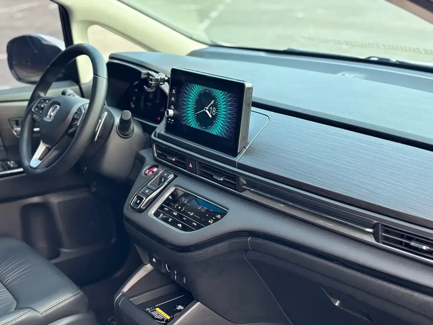 Honda Elysion 2022 2.0L e:HEV Luxury — Фото автомобиля 26