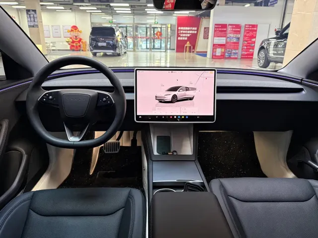 Tesla Model 3 — Фото автомобиля 13