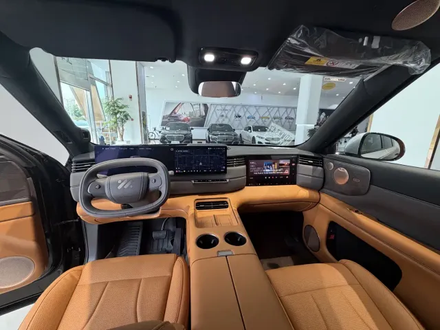 IM Motors LS8 — Фото автомобиля 17