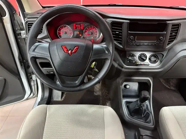 Wuling Hongguang V — Фото автомобиля 9