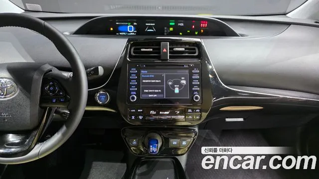 Toyota Prius — Фото автомобиля 18