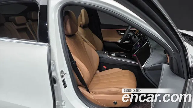Mercedes-Benz E-Class — Фото автомобиля 26
