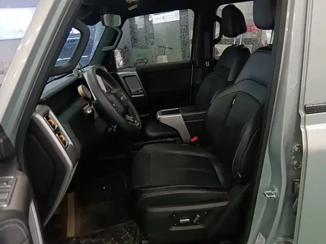 iCAR V23 — Фото автомобиля 14