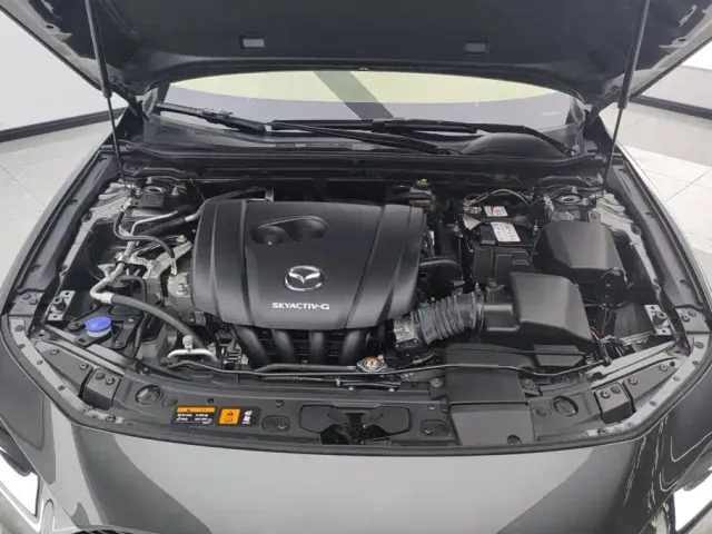 Mazda Axela — Фото автомобиля 10