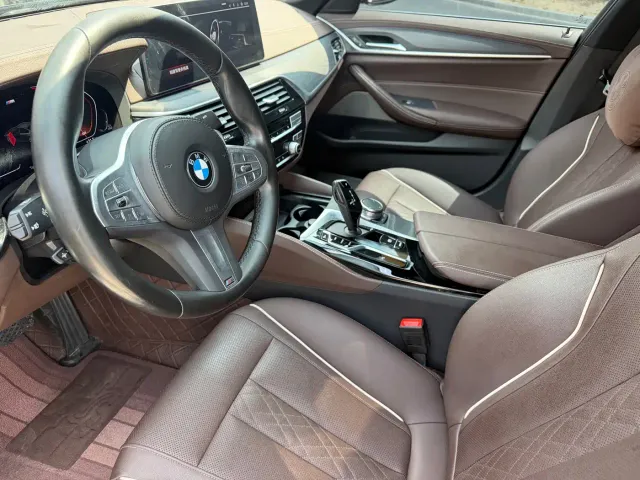 BMW 5 Series — Фото автомобиля 4