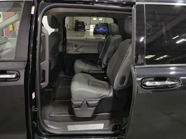 Toyota Granvia — Фото автомобиля 15