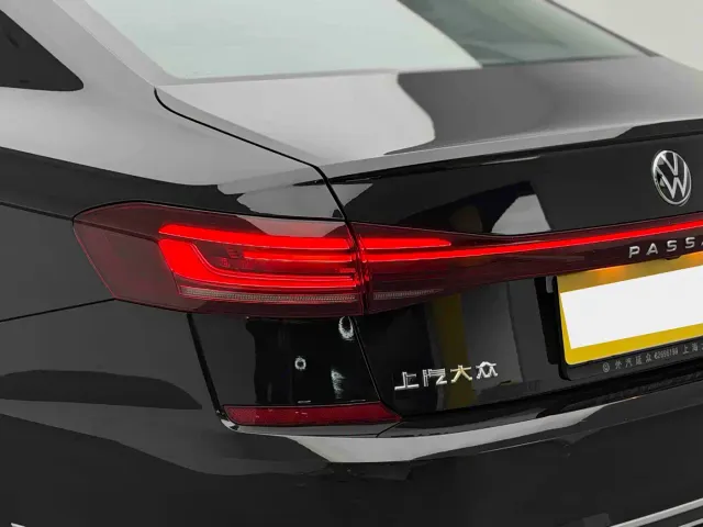 Volkswagen Passat — Фото автомобиля 18