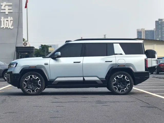 BYD FangChengBao Leopard 8 — Фото автомобиля 19