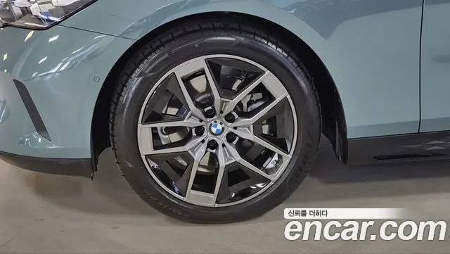 BMW 5 Series — Фото автомобиля 5