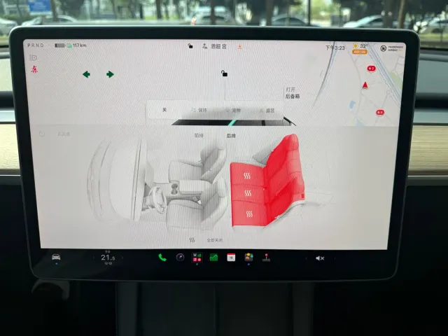 Tesla Model Y — Фото автомобиля 13
