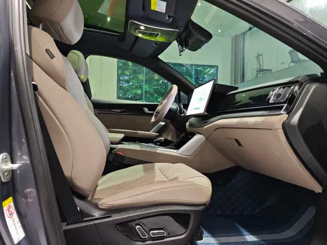 BYD Tang — Фото автомобиля 22
