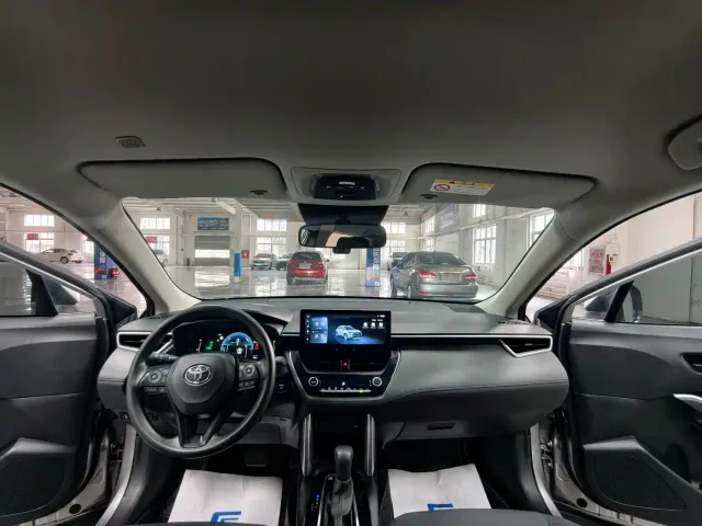 Toyota Corolla Cross — Фото автомобиля 14