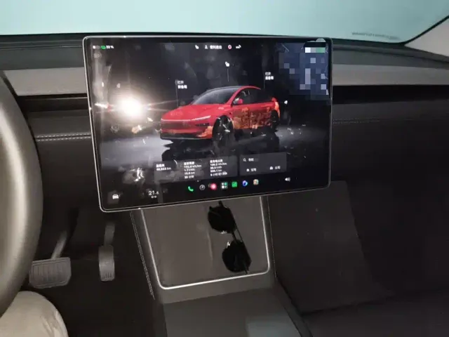Tesla Model Y — Фото автомобиля 9