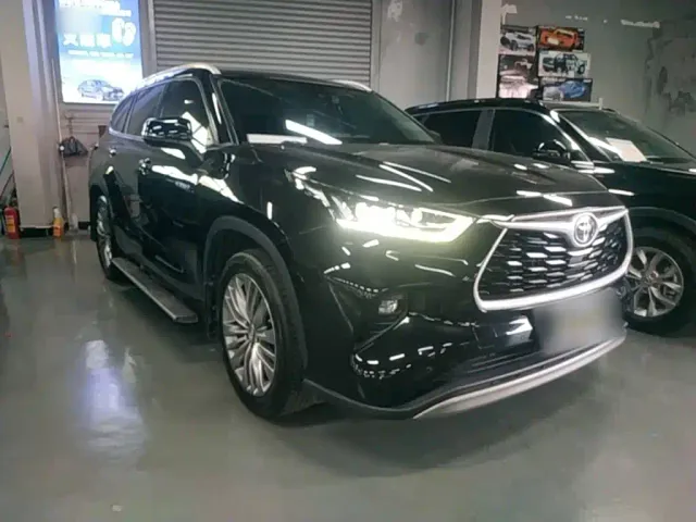 Toyota Highlander — Фото автомобиля 3