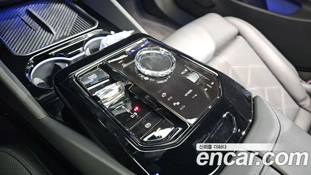 BMW i5 G60 — Фото автомобиля 12