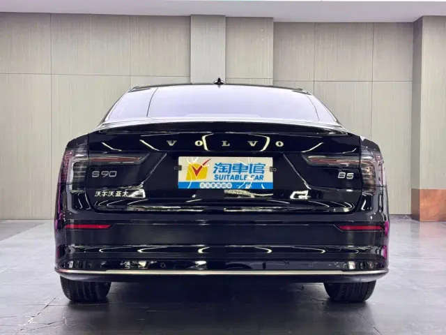 Volvo S90 — Фото автомобиля 5