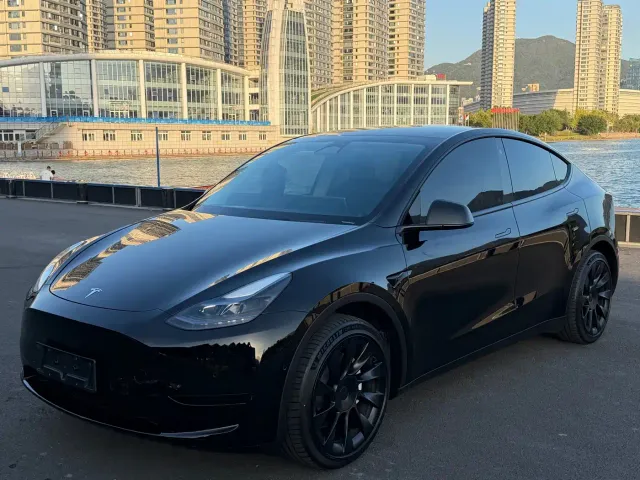 Фотография автомобиля — Tesla Model Y