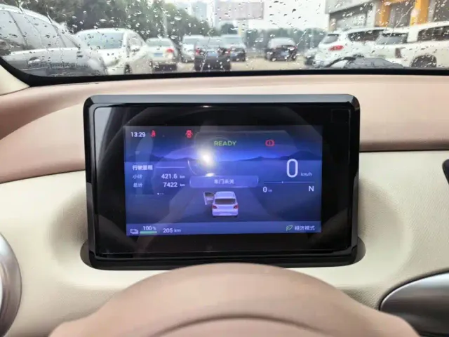 Wuling Hongguang Mini EV — Фото автомобиля 11